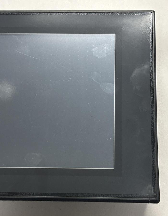 Used KEYENCE,VT3-V10,OPERATOR INTERFACE