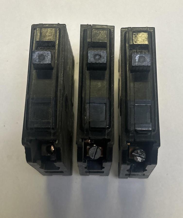 Used SQUARE D,QO120,CIRCUIT BREAKER 20A 120/240V 1P LOT OF 3