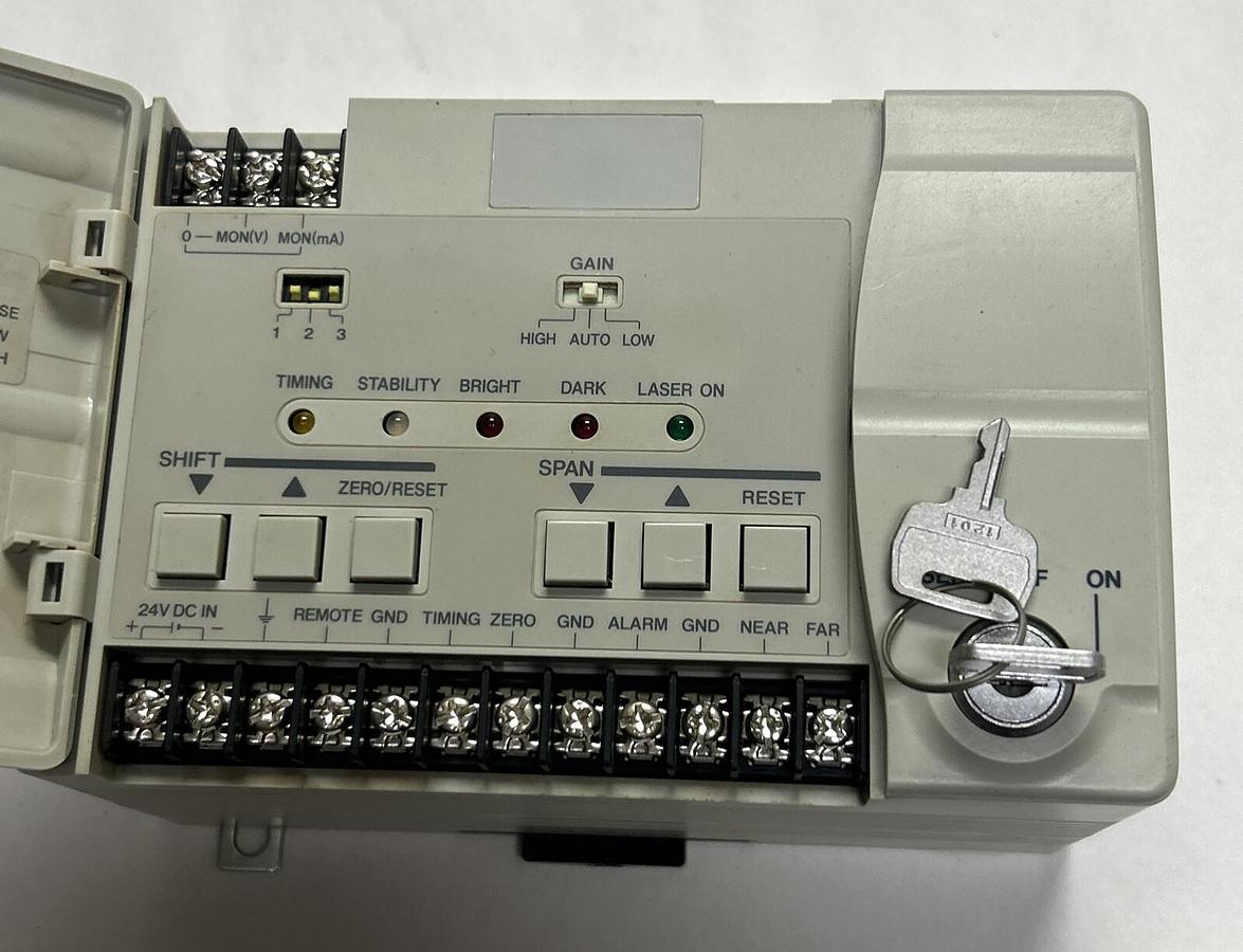 Used KEYENCE,LK-2011,LASER DISPLACEMENT SENSOR CONTROLLER