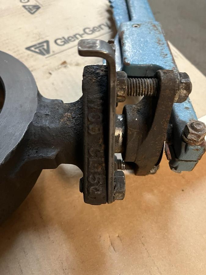 Used JAMESBURY,CF810,BUTTERFLY VALVE 6" CLASS 150