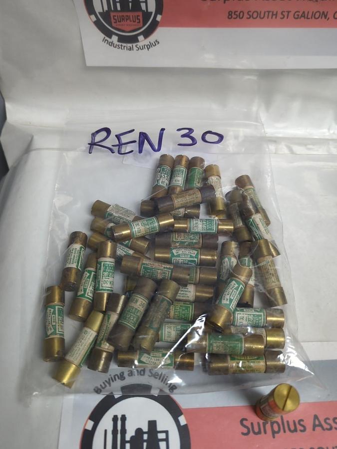 COOPER BUSSMANN,REN-30,RENEWABLE 30 AMP FUSE LOT OF 40 PRE-OWNED