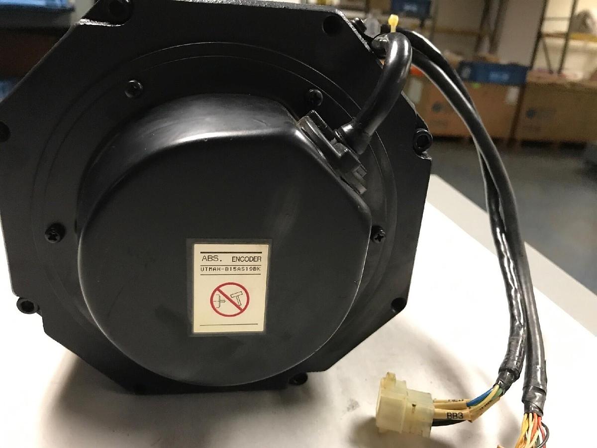 Used Yaskawa,USADED-13YR61,Servo Motor with encoder UTMAN-B15AS19BK