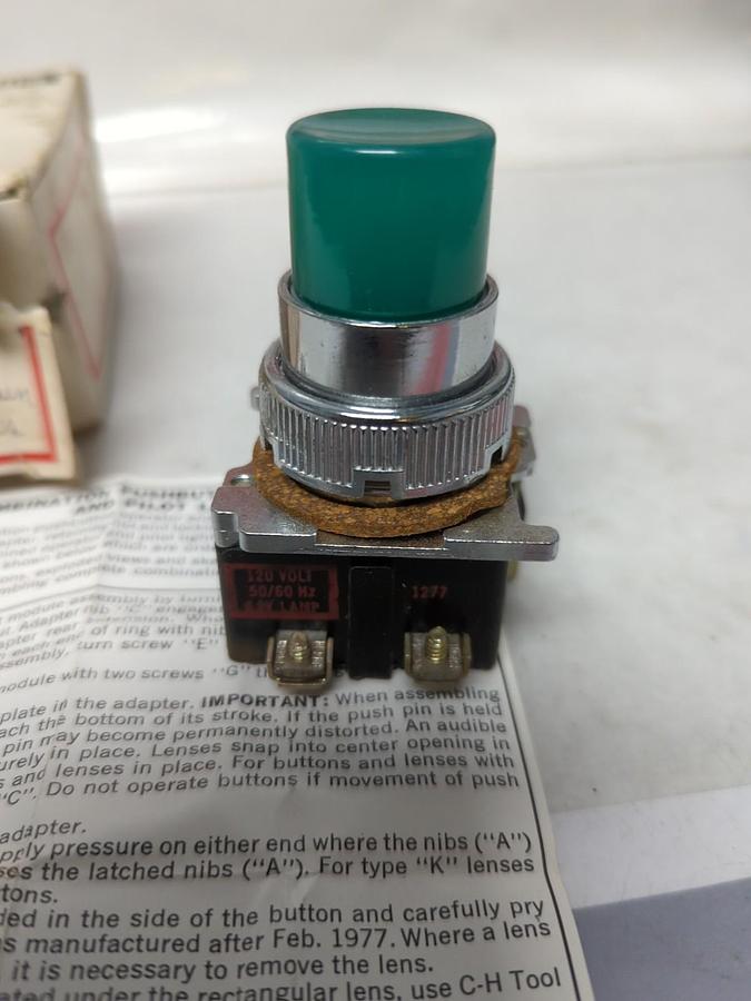 CUTLER-HAMMER,E30EF,COMPACT PUSH BUTTON GREEN NOS