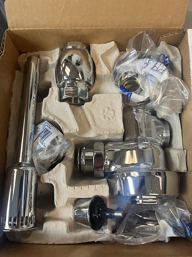 Used SLOAN ROYAL,186-1,CHROME FLUSHOMETER DUAL FILTERED BYPASS DIAPHRAGM 1.0GPF
