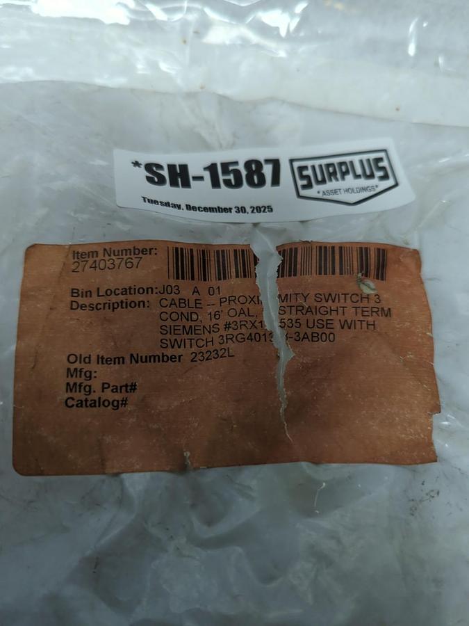 PEPPERL+FUCHS,3RX8000-0CB32-1AF0-PF,KABELDOSE FEMALE CABLE CONNECTOR NOS