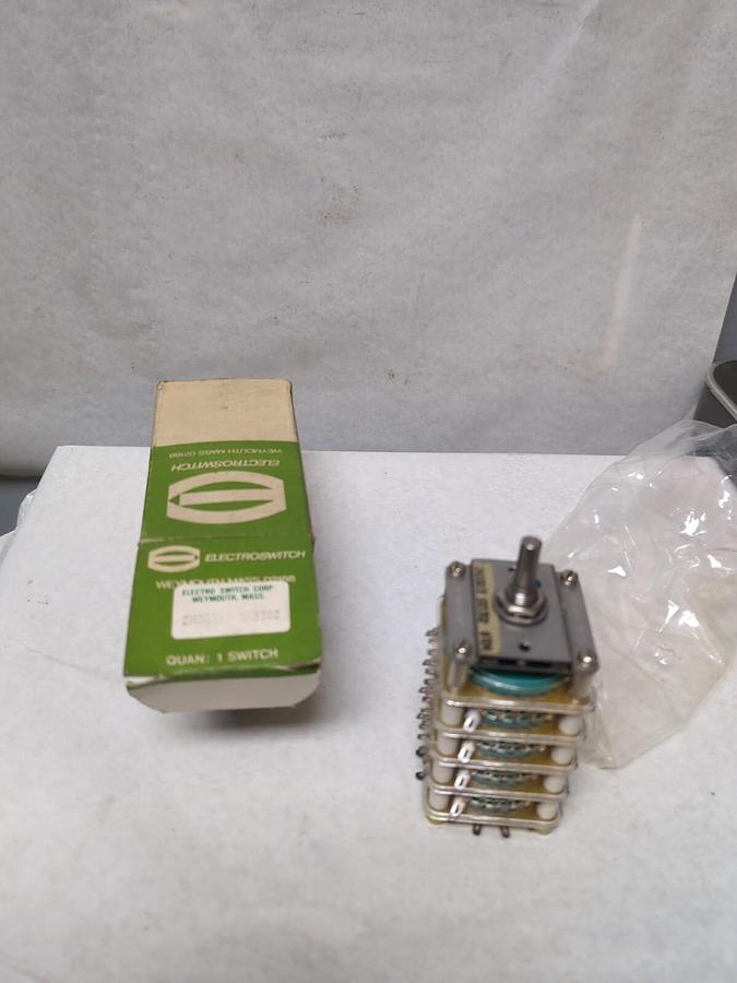 ELECTRO SWITCH,2H00A13 5X3302,ROTARY SWITCTH 10 AMP NOS