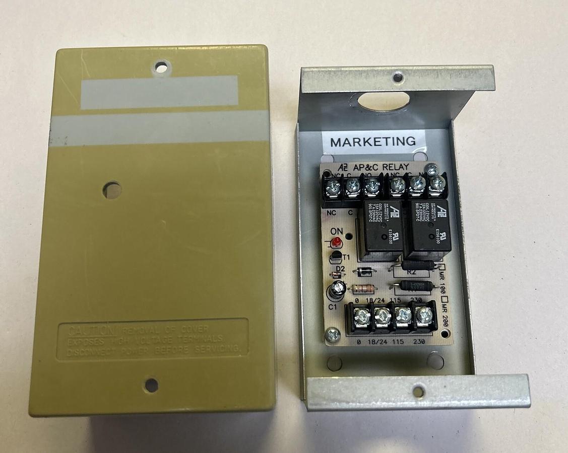 Used AIR PRODUCTS & CONTROLS,MR-201/C,CONTROL RELAY BOARD W/ ENCLOSURE