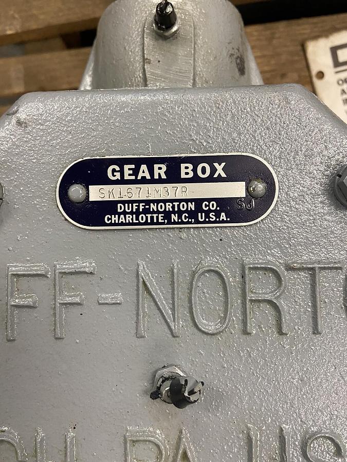 Duff-Norton,SK1671M37R,Mitre Gear Box Ratio 1:1