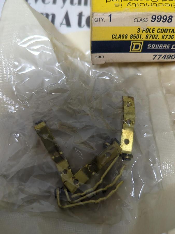 SQUARE D,QA-81,3-POLE CONTACT KIT CLASS 9998 TYPE-A SERIES A&B NEW