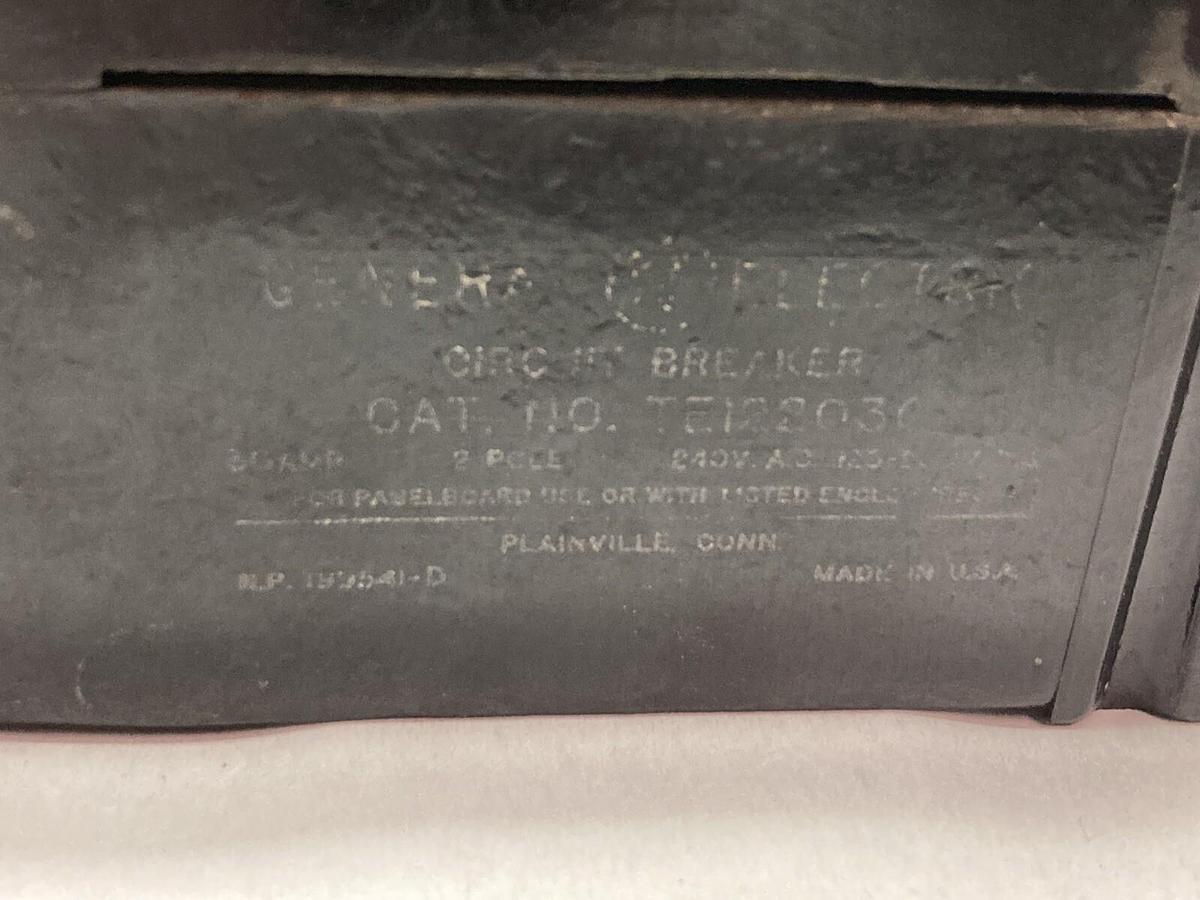 Used General Electric,TE122030,2-Pole Circuit Breaker 30A 240Vac