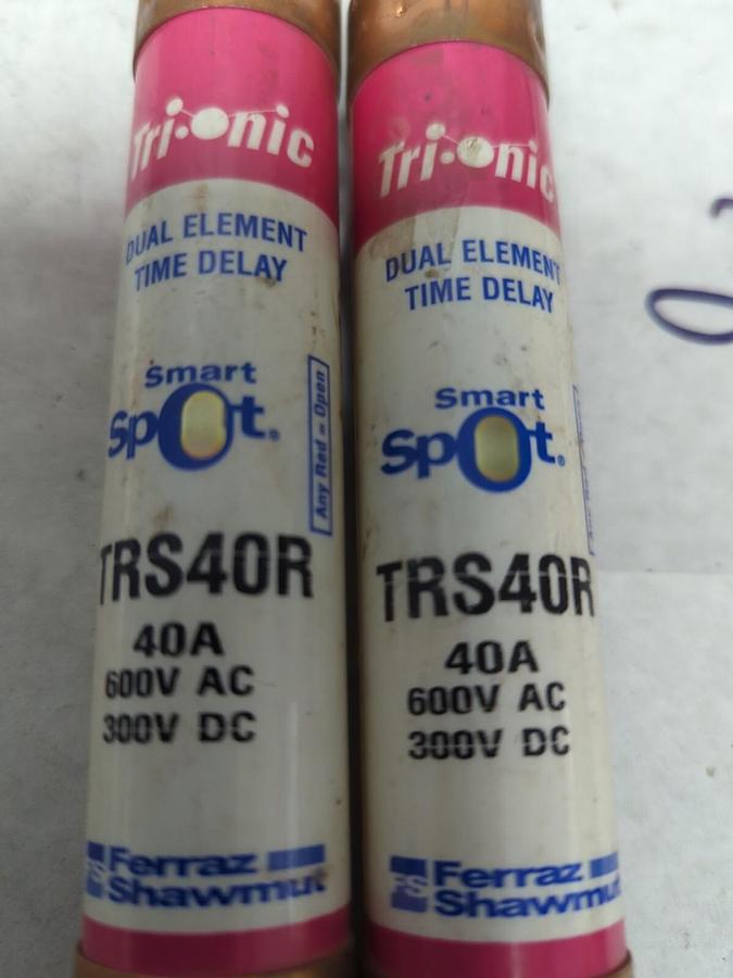 Used FERRAZ SHAWMUT,TRS40R,SMART SPOT 40 AMP FUSE LOT OF 2 PRE-OWNED