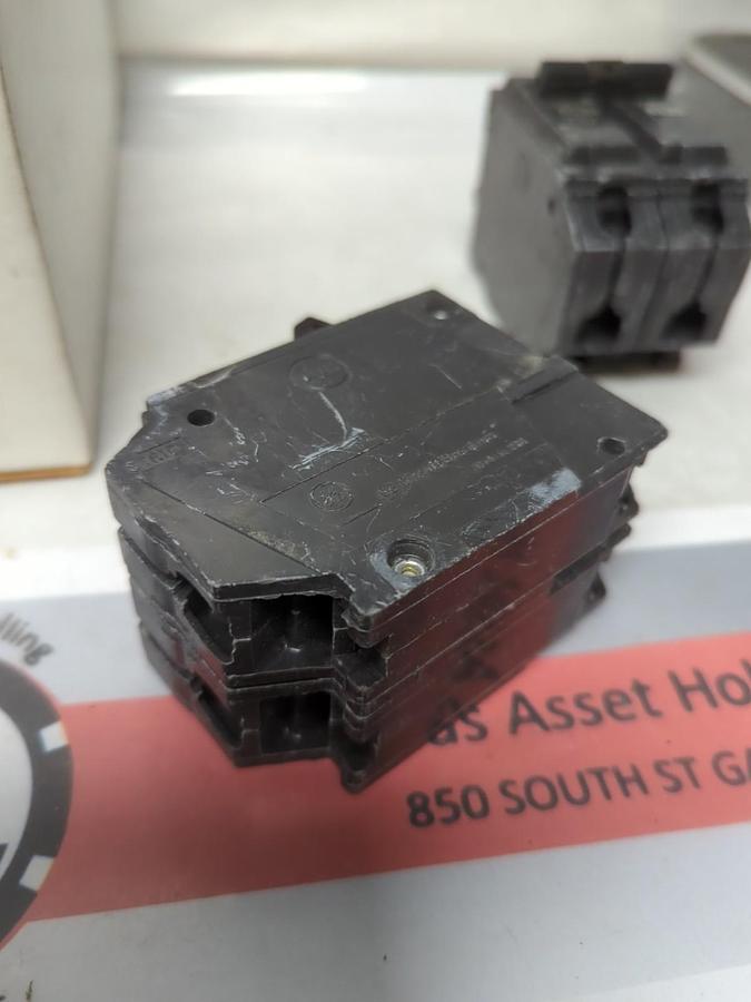 Used GENERAL ELECTRIC,THQL2115,CIRCUIT BREAKER 15 AMP 2-POLE LOT OF 2 PRE-OWNED