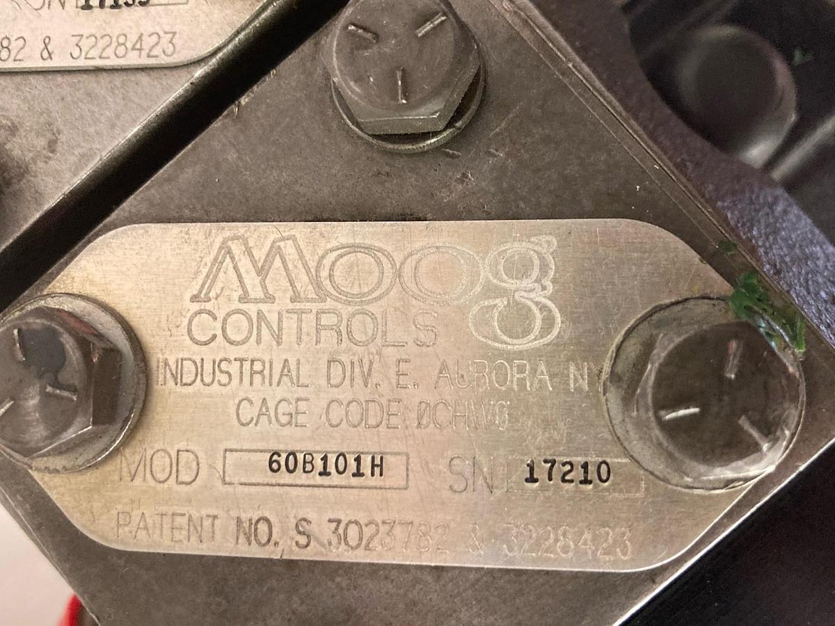 Used Moog,60B101H,Servo Valve w/ Valve Block