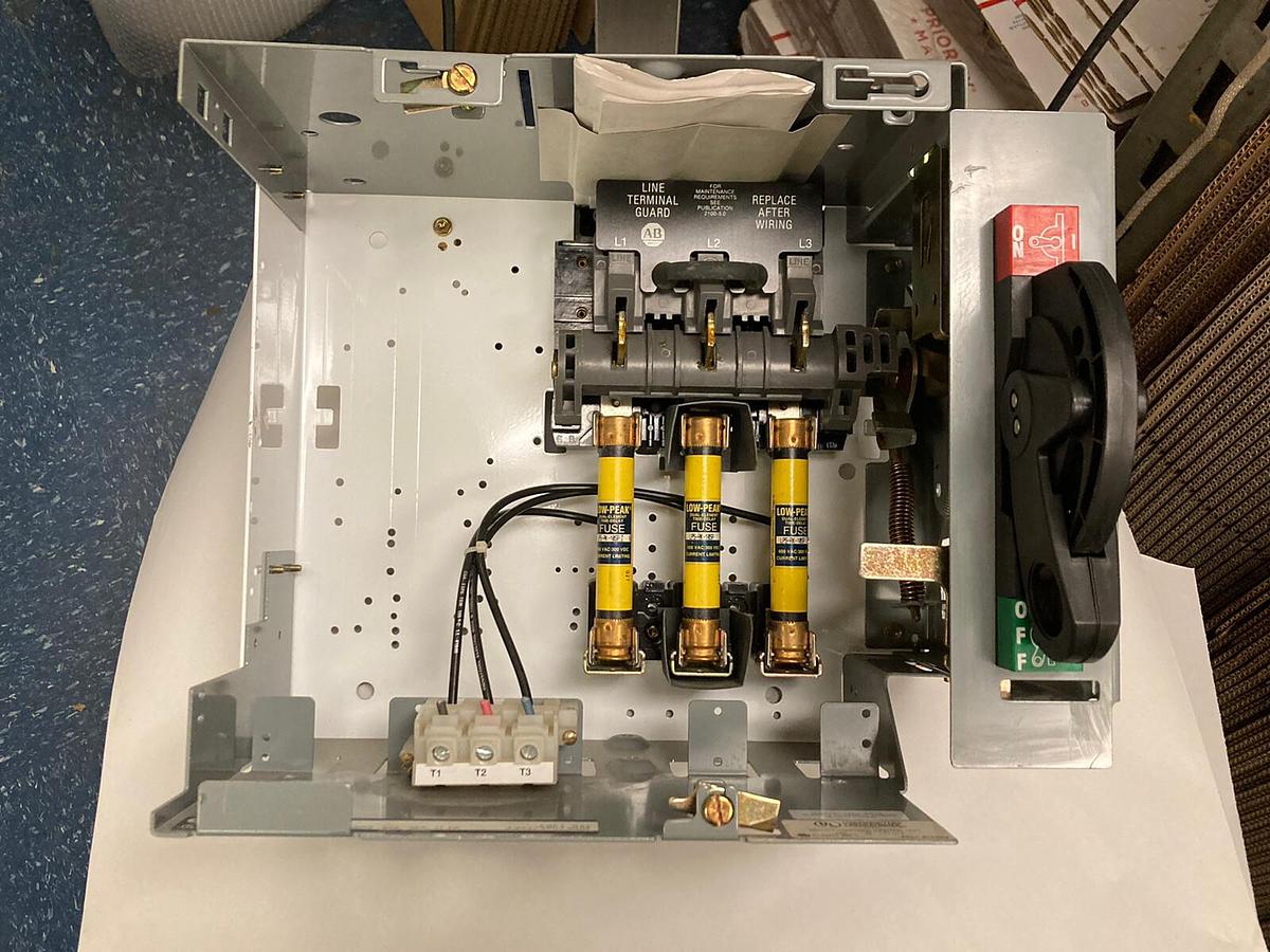 Used Allen Bradley,2100 2192F,30 Amp 12 INCH Fused MCC Disconnect Feeder Bucket