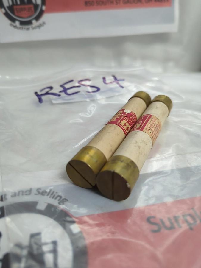 COOPER BUSSMANN,RES-4,RENEWABLE FUSE 4 AMP LOT OF 2 PRE-OWNED