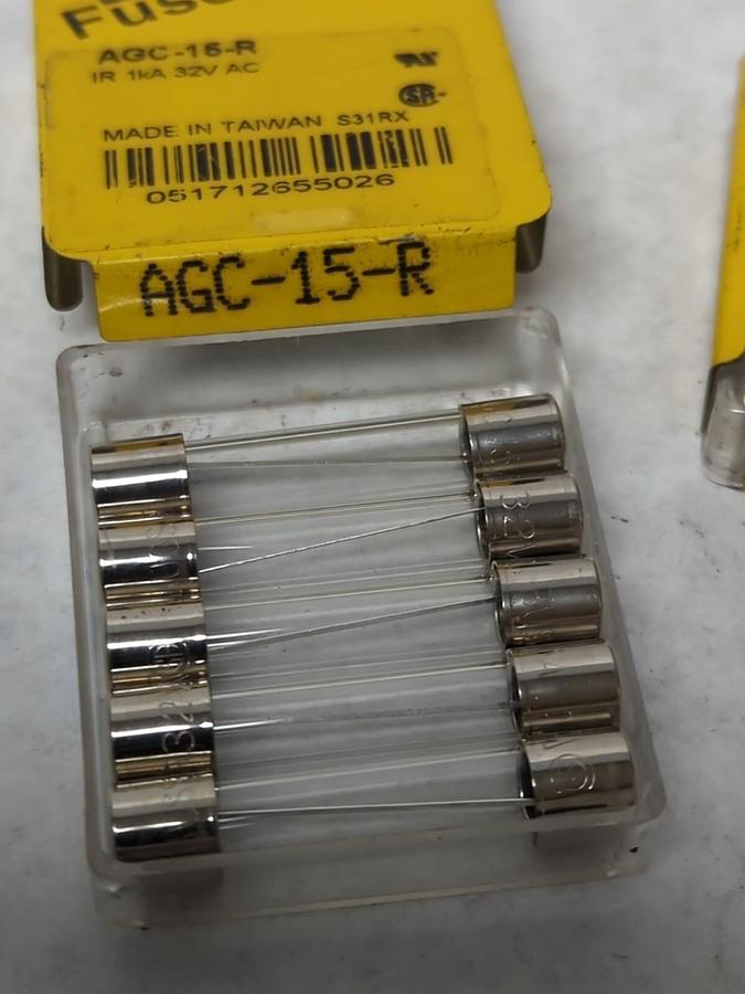 COOPER BUSSMANN,AGC-15-R,CARTRIDGE FUSES 15 AMP LOT OF 15 NOS