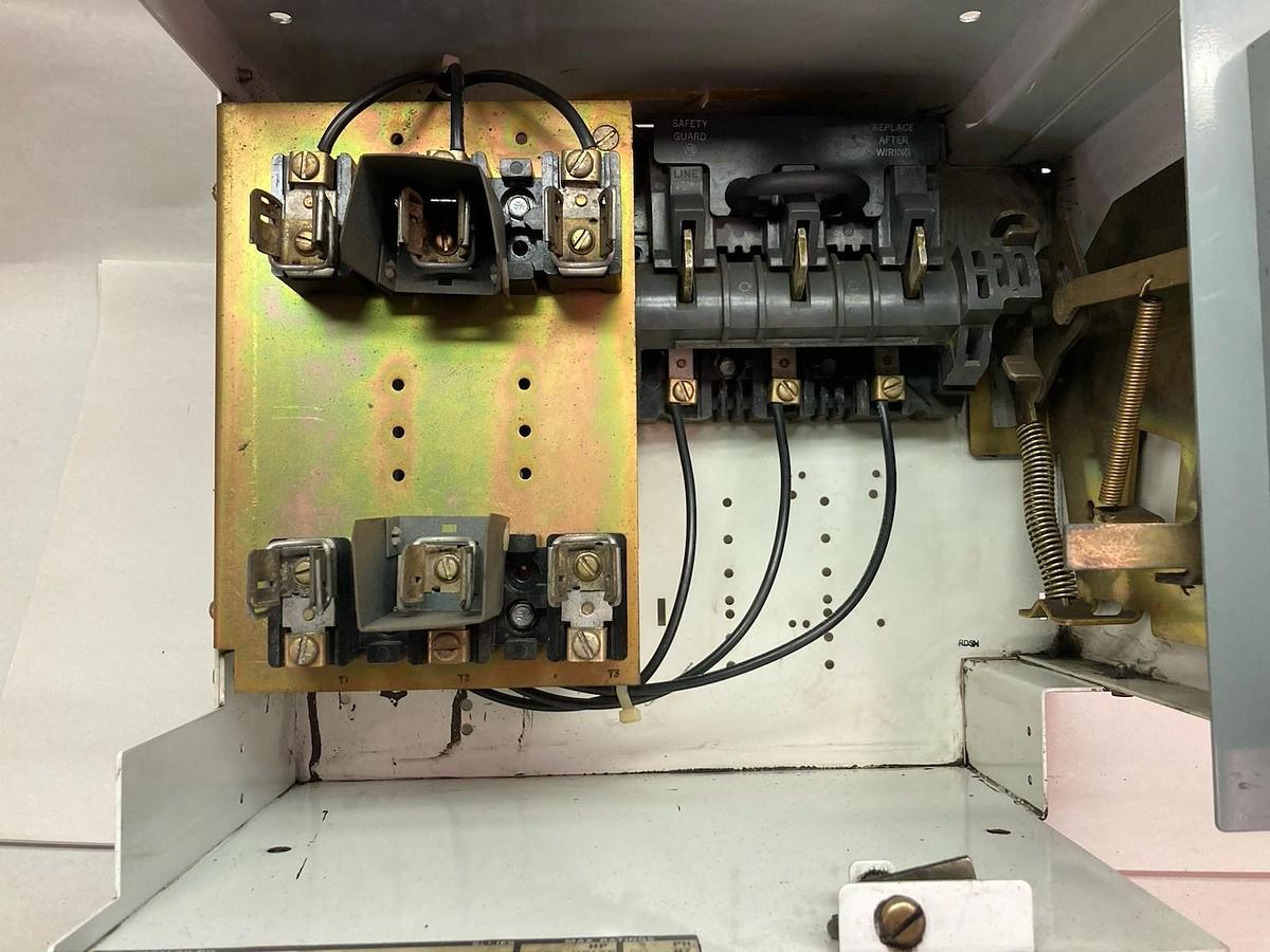 Used Allen-Bradley,2192F,12 INCH FUSED Disconnect MCC Bucket 30A 600V 60Hz