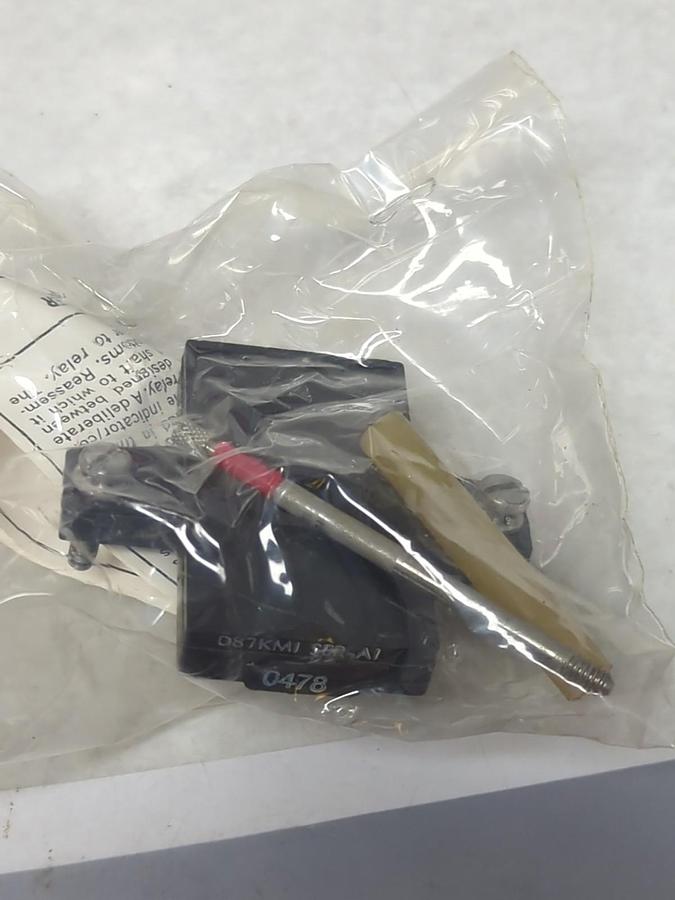 CUTLER-HAMMER,D87KM1,MOUNTING KIT TYPR M RELAY NOS