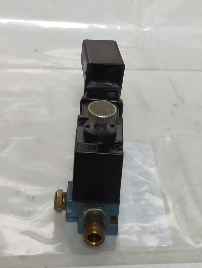 Used MAC VALVES,111B-504JB,SOLENOID POPPET VALVE PRE-OWNED