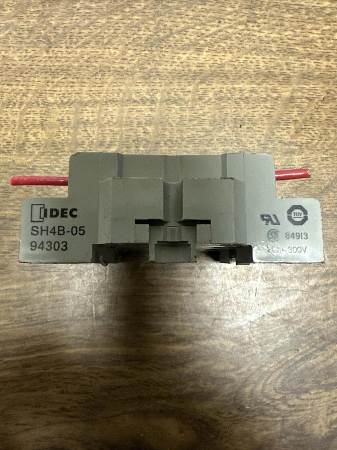 Used Idec,SH4B-05,Relay Socket