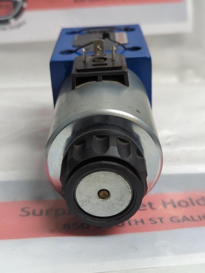 REXROTH,R900595533,SOLENOID VALVE 4 WE 10 EB331CG24N9K4 NOS