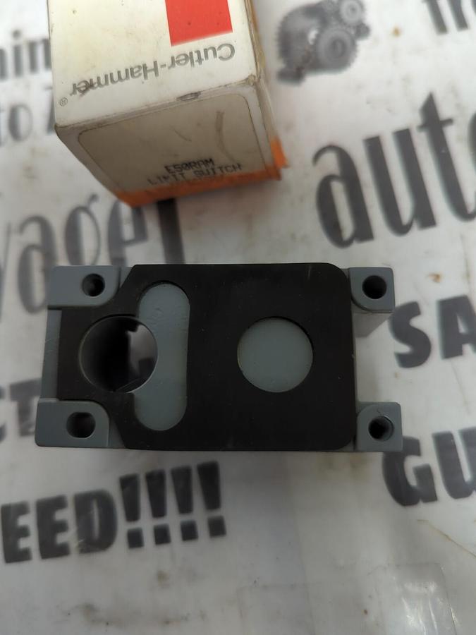 CUTLER-HAMMER,E50RAM,LIMIT SWITCH RECEPTACLE SERIES-A1 NOS