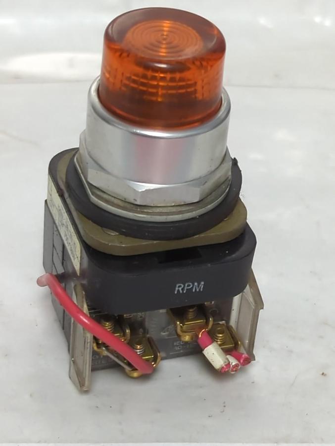 Used ALLEN BRADLEY,800T-PT16,SERIES T AMBER PUSHBUTTON PRE-OWNED