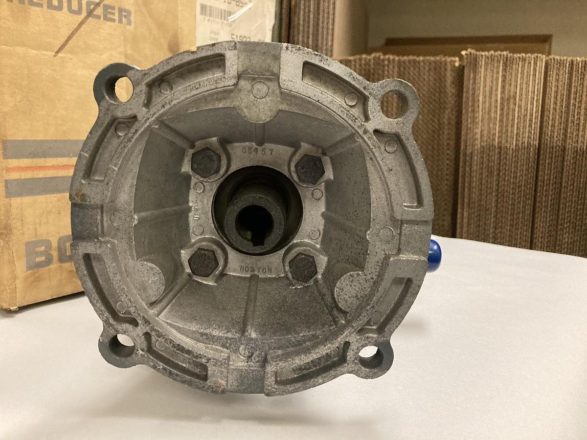Used Boston Gear,F715-10-B5-J,Right Angle Worm Gear Reducer 10:1 Ratio