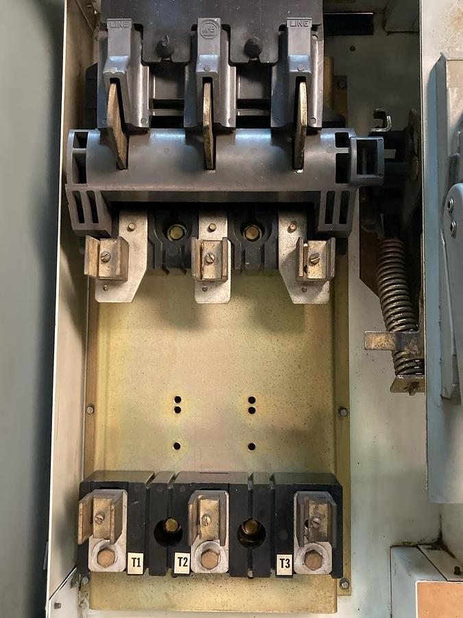 Used Allen-Bradley,2192F,MCC BUCKET Disconnect Switch 200A 600V 60Hz