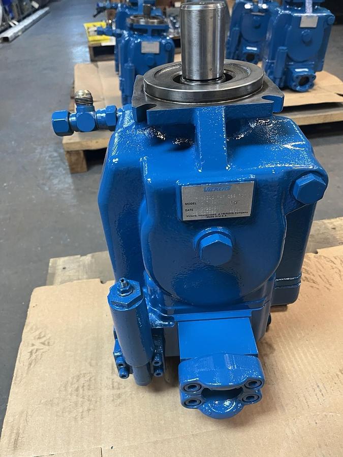 Used VICKERS,PVH131C-RAF-16S-10-CM7-31,HYDRAULIC PISTON PUMP 02-137353