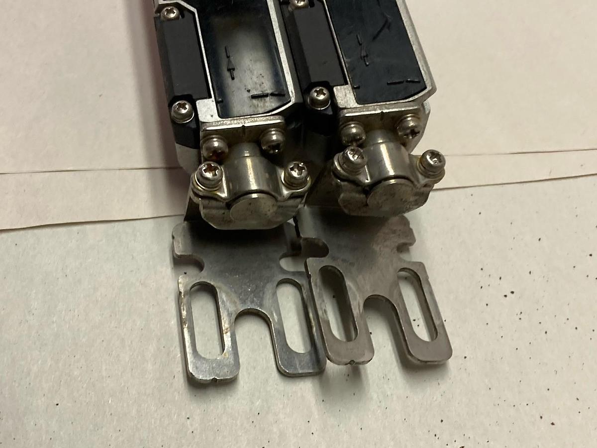 Used Keyence,SL-C28H-T SL-C28H-R,Light Curtain Set Transmitter and Reciever