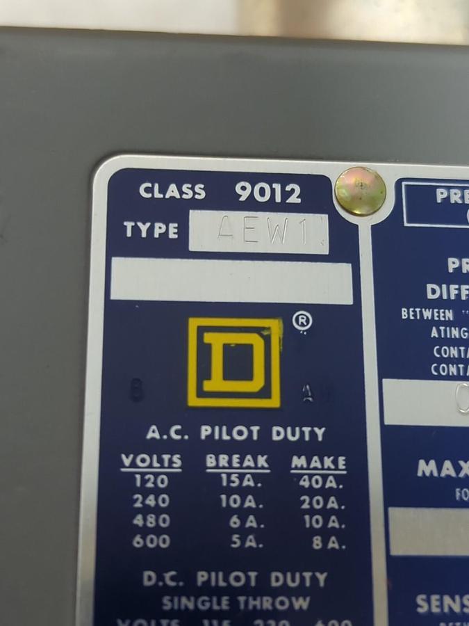SQUARE D,AEW1,CLASS 9012 PRESSURE DIFFERENTIAL SWITCH NOS