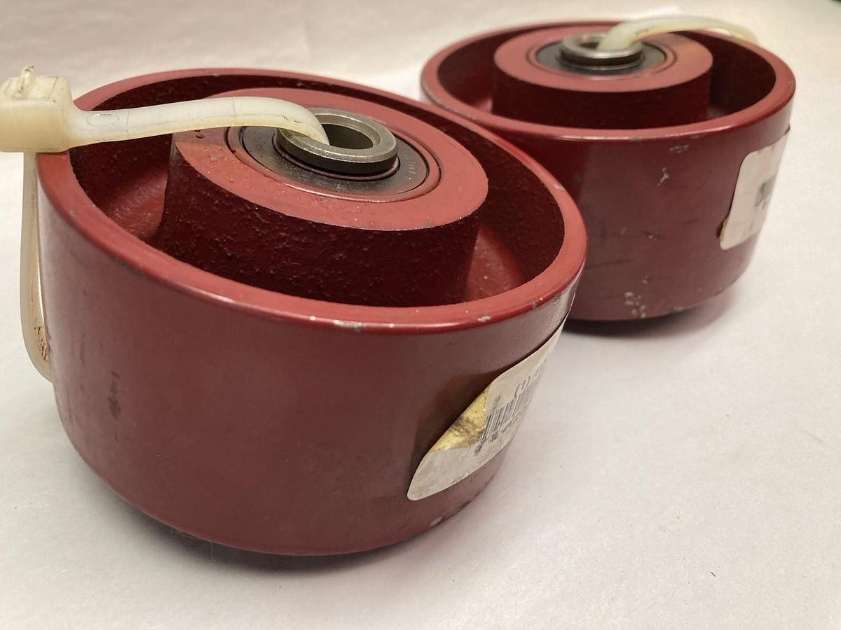 Used Iron Tread,4DU77 W-420-MB-1/2,Cast Iron Caster Wheel