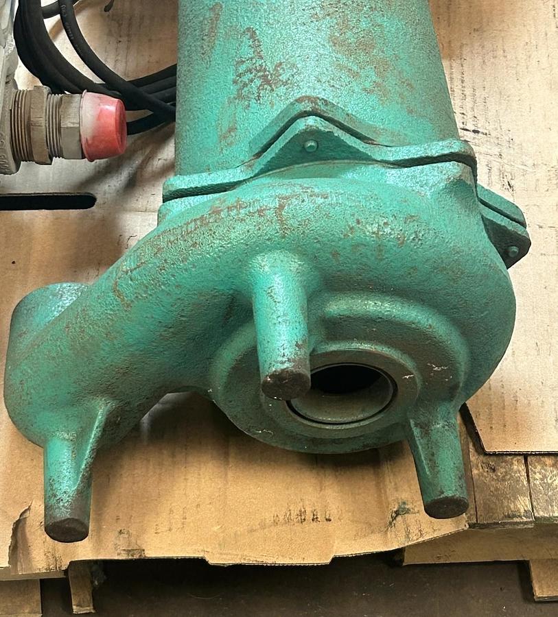 Used MYERS,SB1-1/2-A,SUBMERSIBLE SEWAGE PUMP 1/2HP 230V