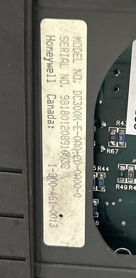 Used HONEYWELL,DC300K-E-0A0-20-0A00-0,UNIVERSAL DIGITAL CONTROLLER