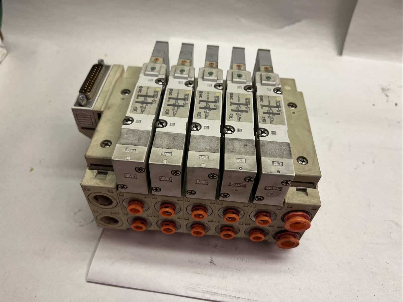 Used SMC,SV3300-5FU,PNEUMATIC AIR VALVE BANK 5 SOLENOID VALVES