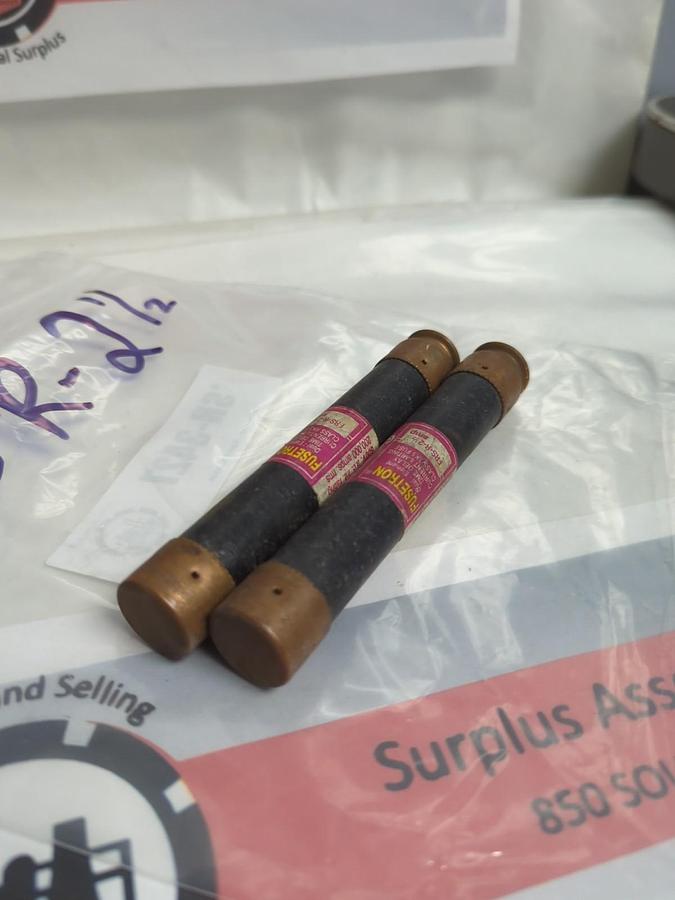 Used COOPER BUSSMANN,FRS-R-2-1/2,FUSETRON 2-1/2 AMP FUSE LOT OF 2 PRE-OWNED