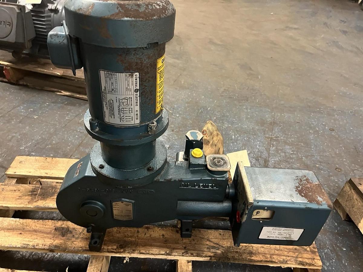 Used ROY,FR161-144,METERING CONTROLLED VOLUME PUMP 1/2HP 3PH 85GPH