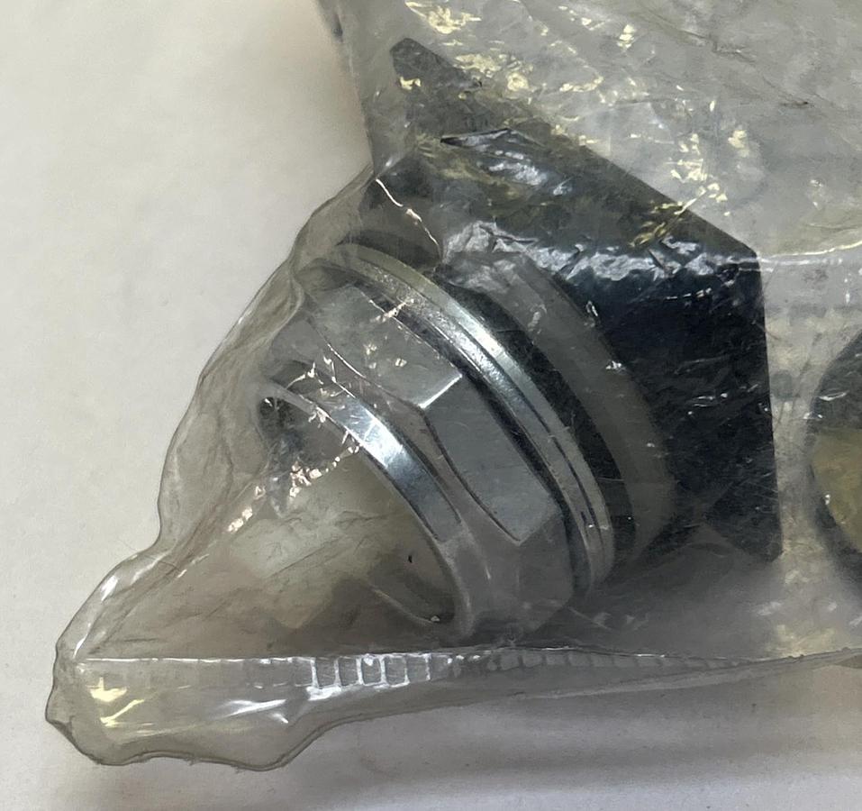 GENERAL ELECTRIC,CR104P,BLACK MUSHROOM HEAD PUSH BUTTON NOS