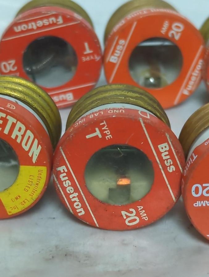 Used BUSSMANN,20 AMP,SCREW IN FUSE 20 AMP LOT OF 21 PRE-OWNED