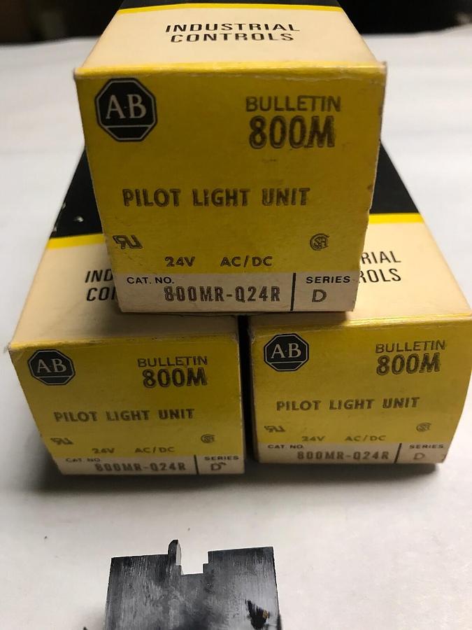 Allen-Bradley,800MR-Q24R,Round Pilot Light Red  Series D lot 0f  3
