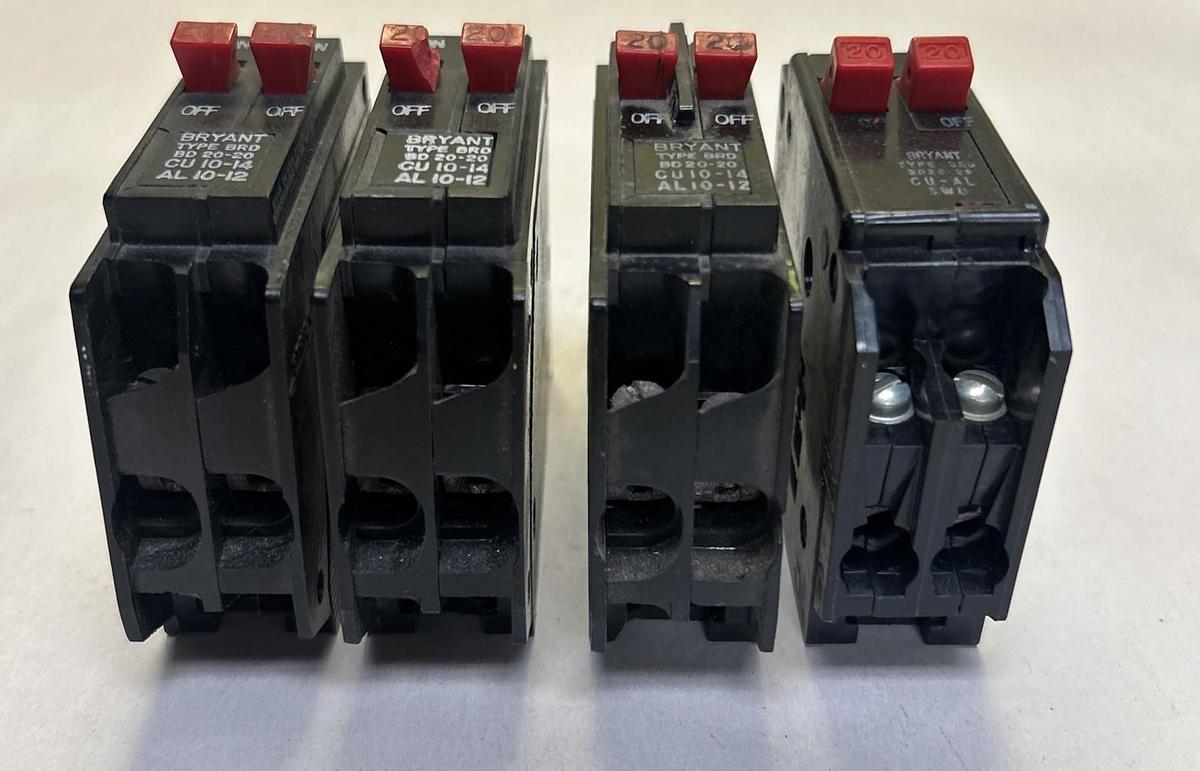 Used BRYANT,BD2020,TANDEM CIRCUIT BREAKER 20A 120/240V 2P LOT OF 4