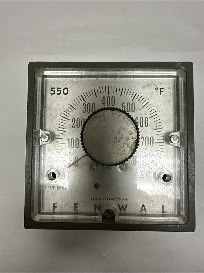 Used Fenwal,55-003140-103,Temperature Controller 0-800 Degree (G063)