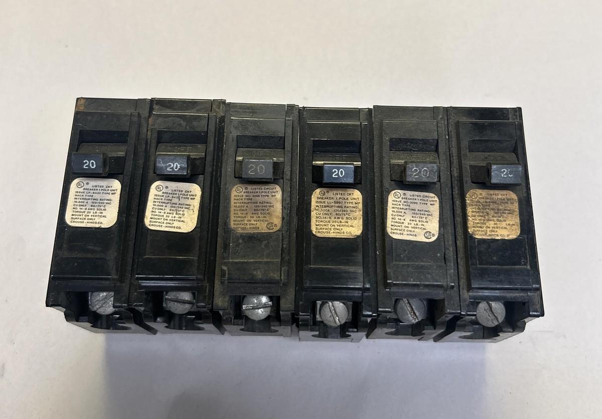 Used CROUSE HINDS,MP120,CIRCUIT BREAKER 20A 120/240V 1P LOT OF 6
