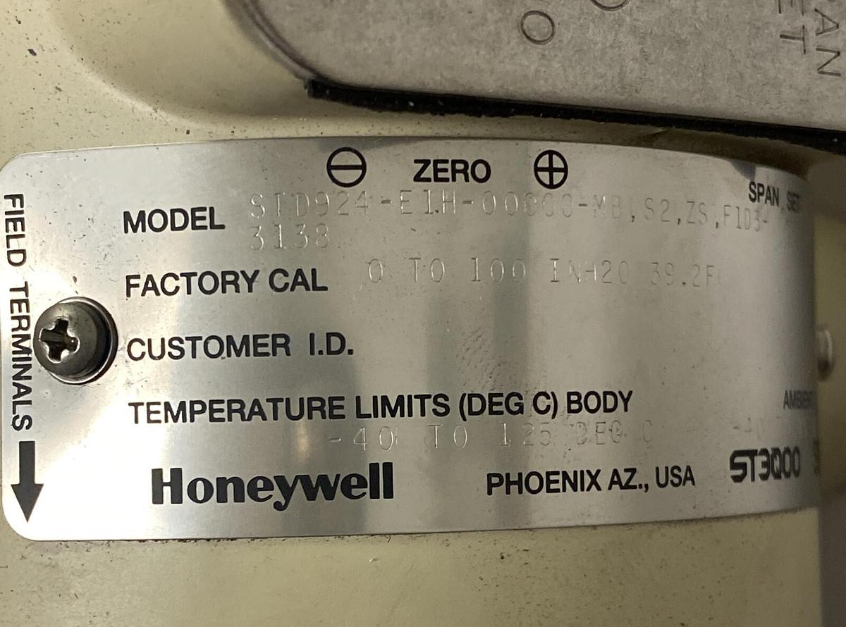 Honeywell,STD924-E1H-00000-MB-S2-ZS-F1D3-3138,Transmitter NOS
