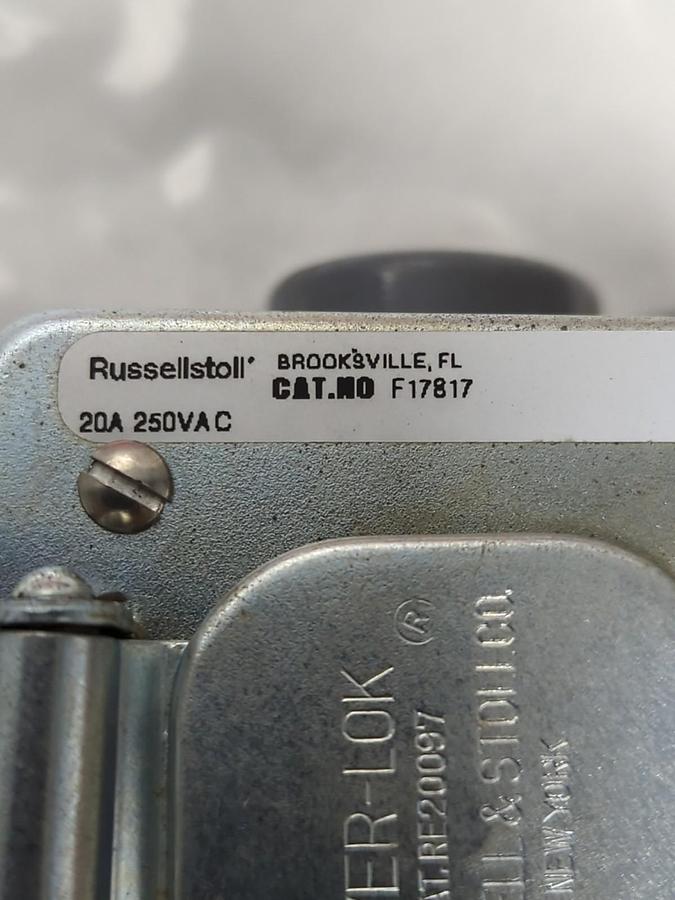 RUSSELLSTOLL,F17817,RECEPTACLE DUPLEX MDGT EVER-LOK NOS