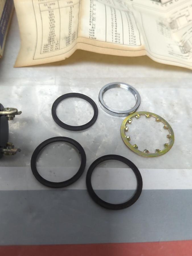 GENERAL ELECTRIC,CR103HD1,INDICATING LIGHT SOCKET NOS