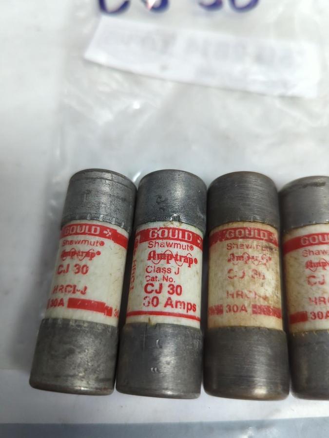 Used GOULD SHAWMUT,CJ30,AMP-TRAP 30 AMP FUSE LOT OF 4 PRE-OWNED