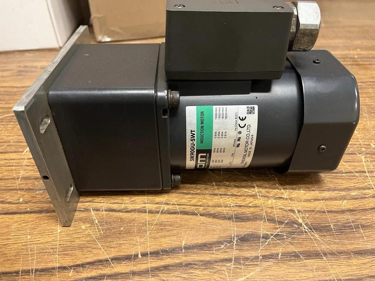 Used OM ORIENTAL MOTOR,5IK90GU-SWT,INDUCTION MOTOR W GEAR HEAD 5GU50KB