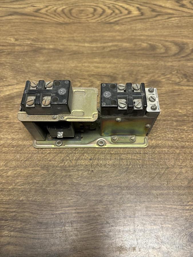 Used Allen Bradley,849-ZOD321,Pneumatic Timing Relay